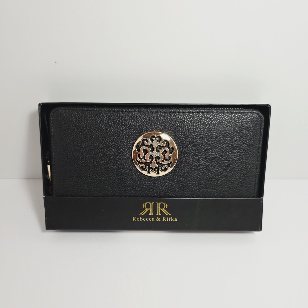 Rebecca & Rifka Black Pebbled Leather Zip Around Wallet Wristlet Gold Medallion - Picture 1 of 7